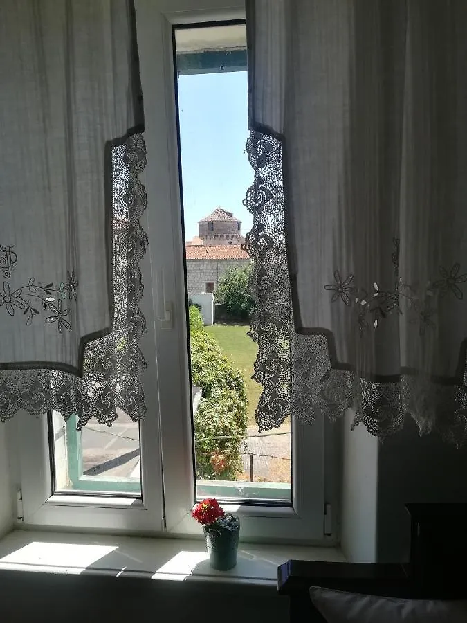 Dida Roko, Rustikalni Apartman S Terasom Kaštela Appartement