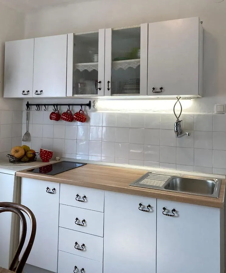 Dida Roko, Rustikalni Apartman S Terasom Kaštela 0*,  Kroatië